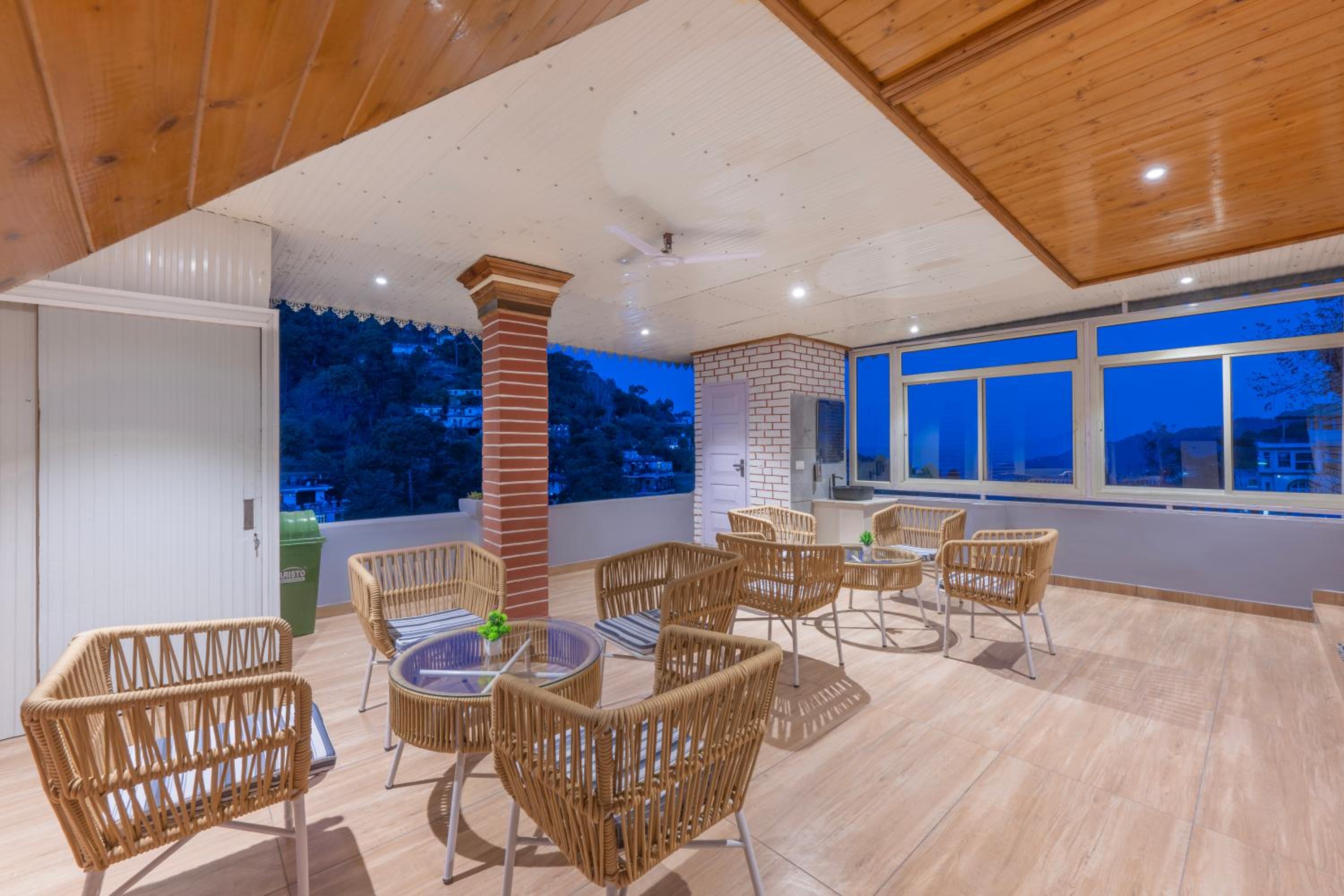Farmville,Homestay, Dharampur, Kasauli Hills view 3