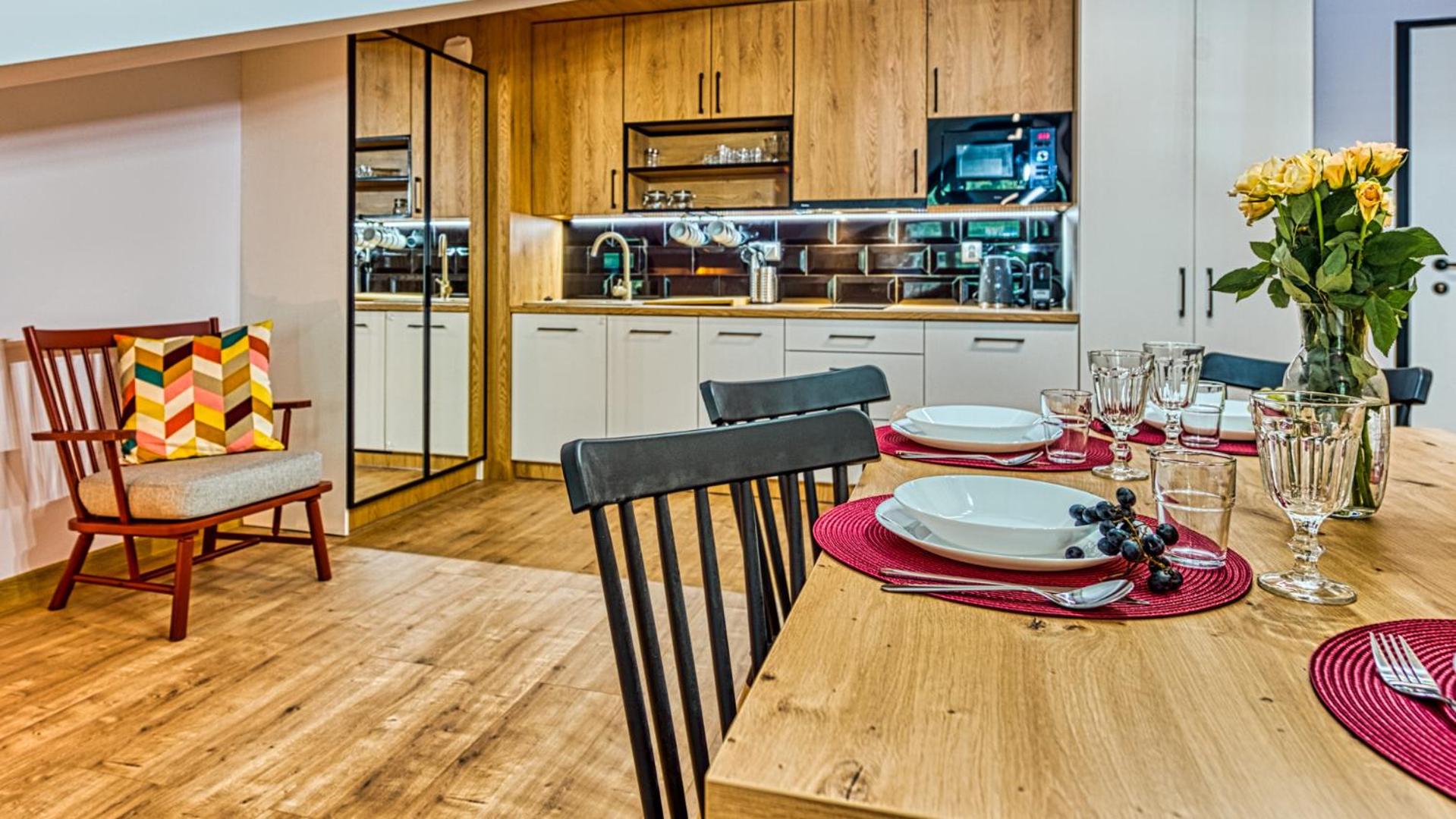 OSTOJA RESIDENCE VIP z sauną, strefą relaksu i pokojem zabaw by Royal Aparts