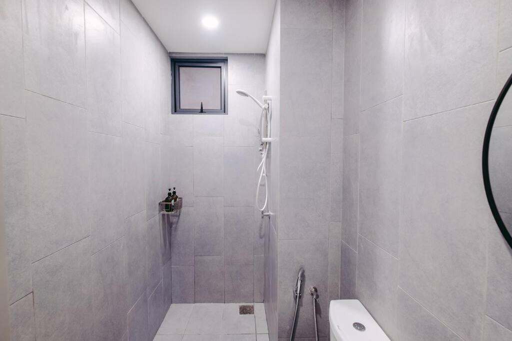 Enchanted Stays near MRT AEON Sunway Velocity Mall