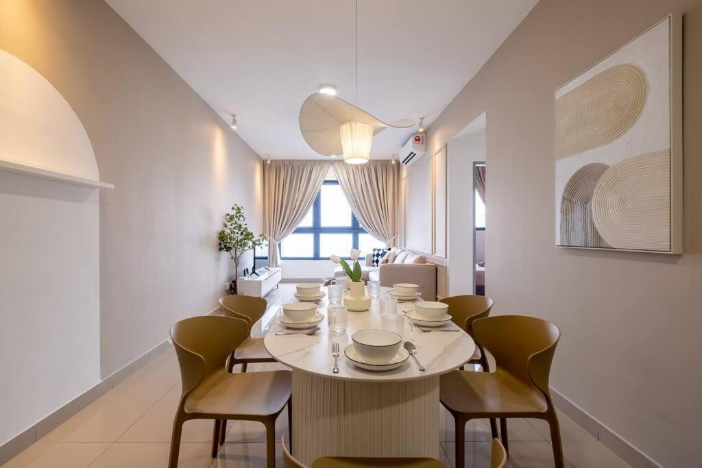 M Vertica 3BR 9Pax Sunway Velocity MRT AEON中文房东IKEA