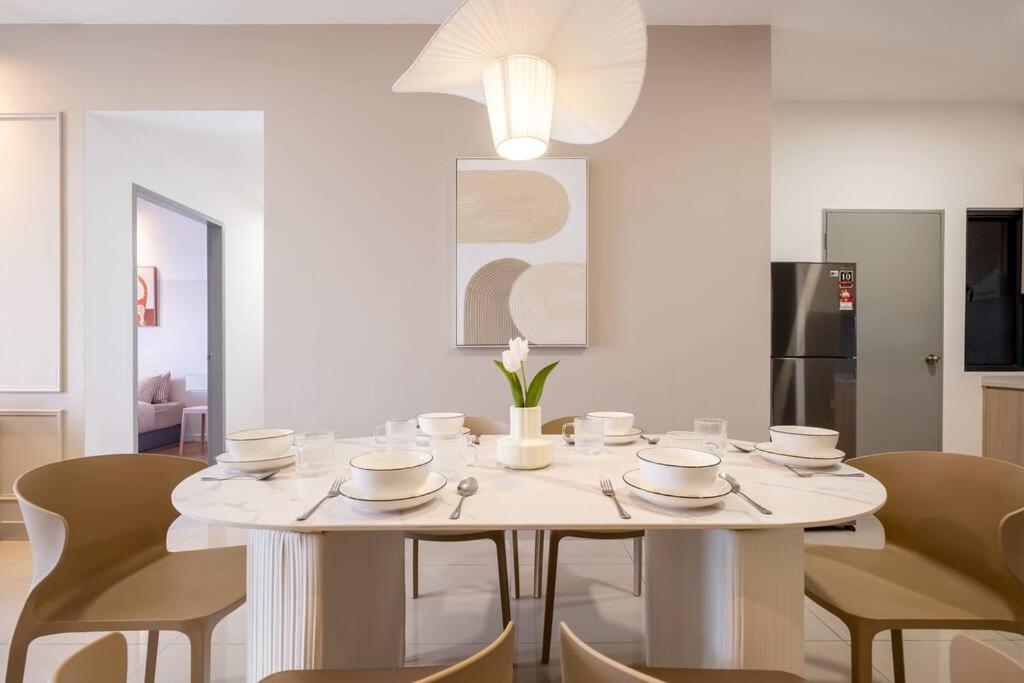 M Vertica 3BR 9Pax Sunway Velocity MRT AEON中文房东IKEA