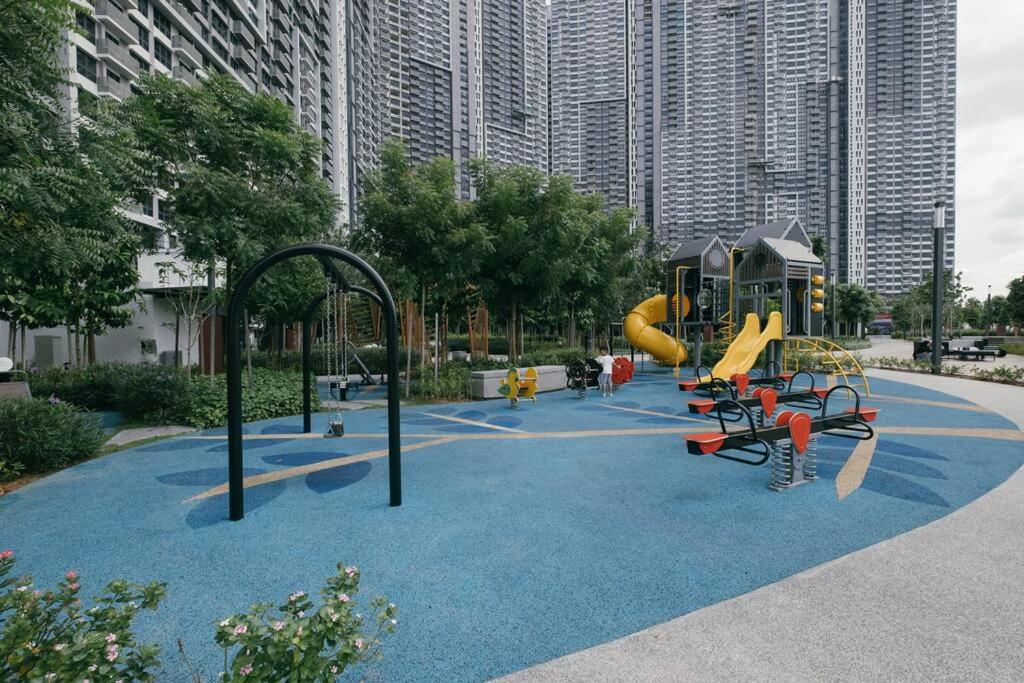 M Vertica 3BR 9Pax Sunway Velocity MRT AEON中文房东IKEA