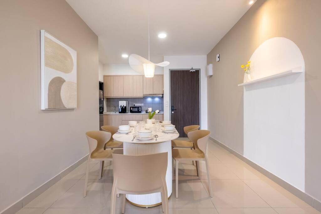 M Vertica 3BR 9Pax Sunway Velocity MRT AEON中文房东IKEA