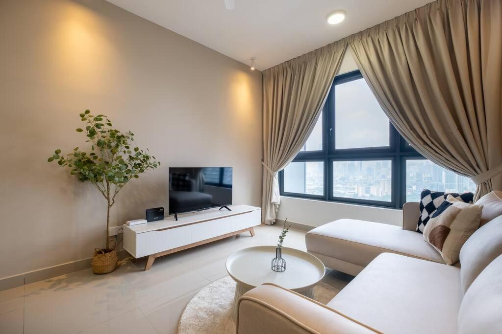 M Vertica 3BR 9Pax Sunway Velocity MRT AEON中文房东IKEA