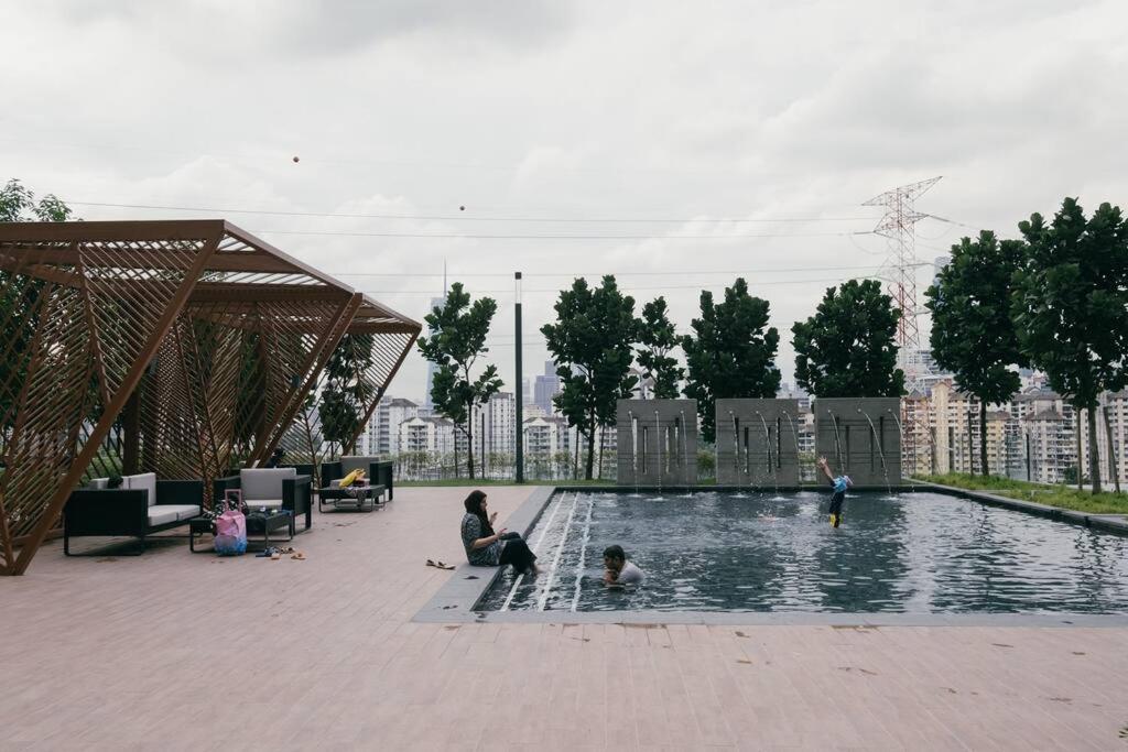 M Vertica 3BR 9Pax Sunway Velocity MRT AEON中文房东IKEA