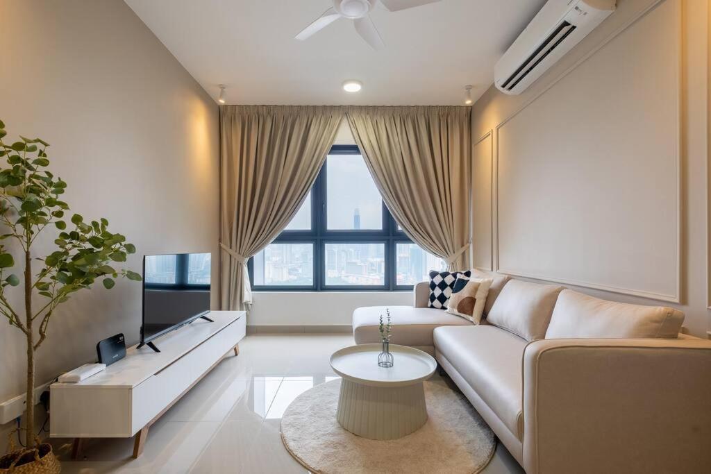 M Vertica 3BR 9Pax Sunway Velocity MRT AEON中文房东IKEA