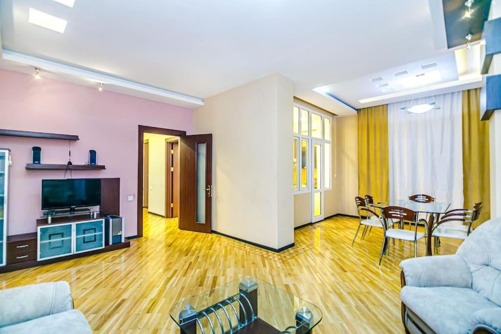 Apartment Adidas