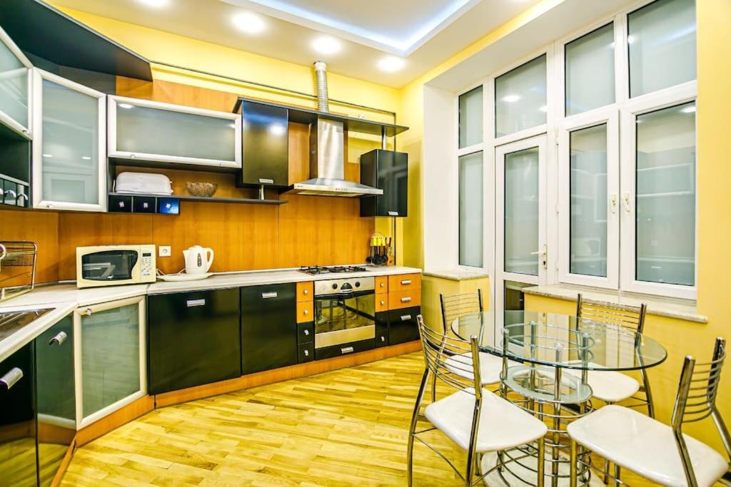 Apartment Adidas