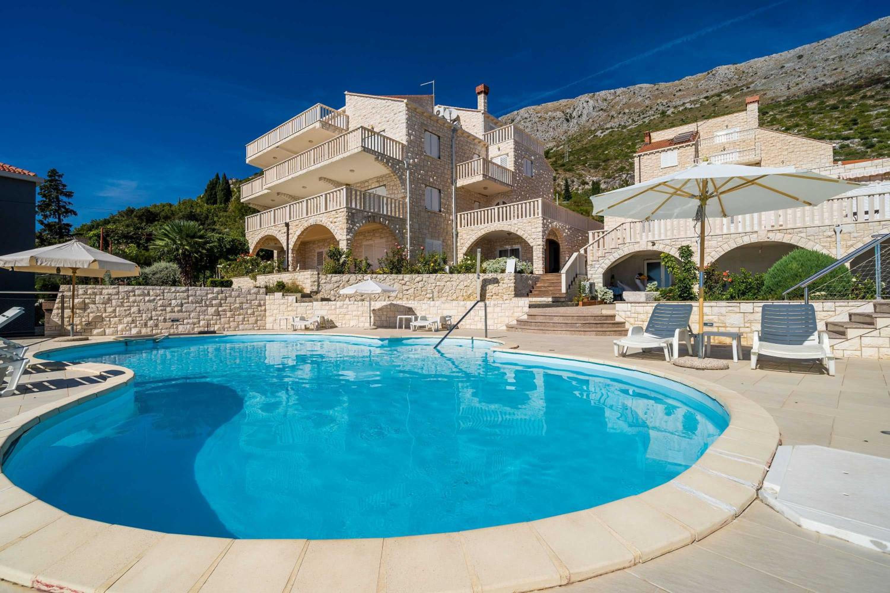 Apartments Marnic