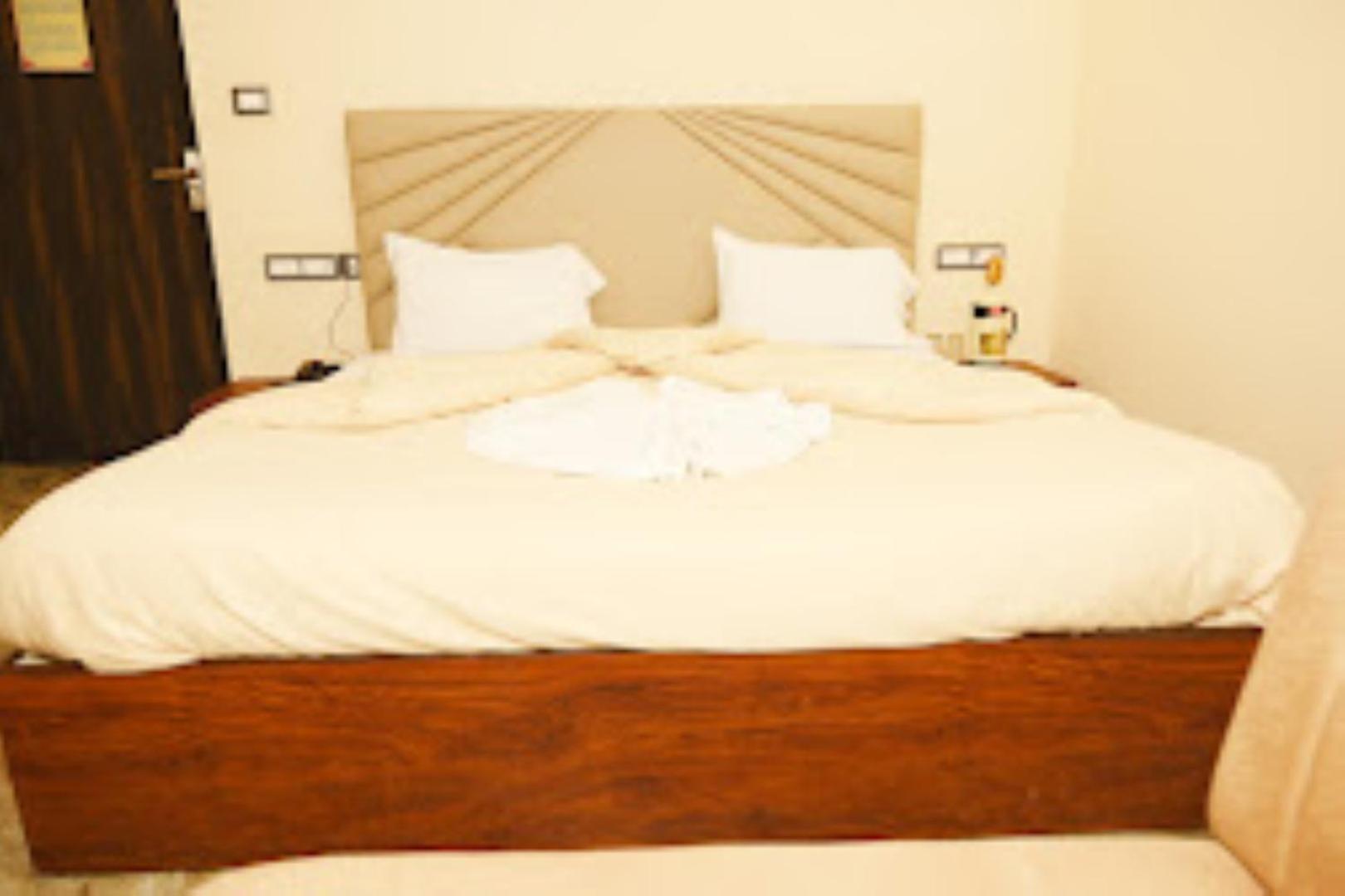 New Standard Hotel , Gorakhpur view 2