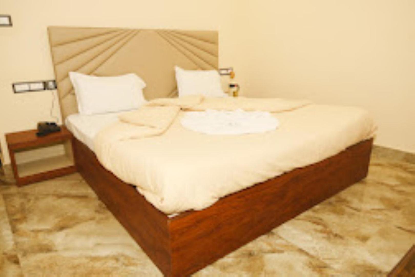 New Standard Hotel , Gorakhpur view 3