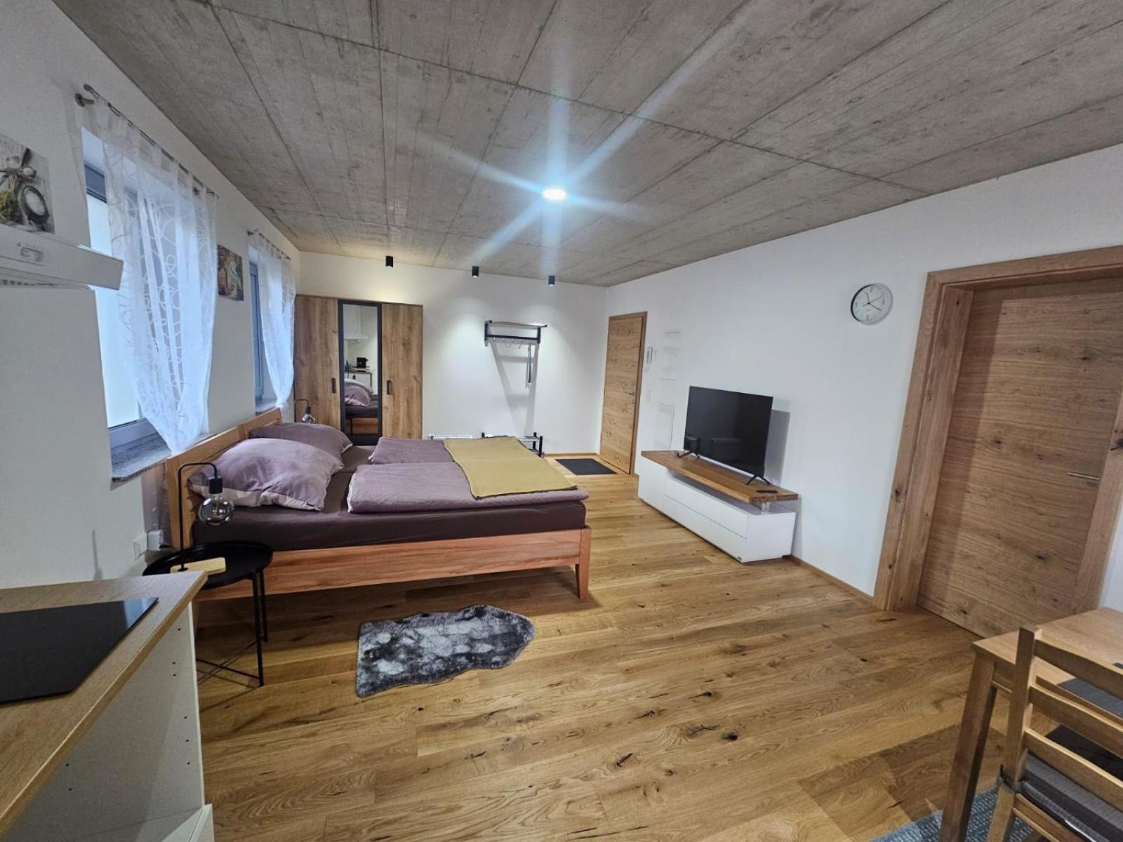 Hoch2 Apartment - Modern, komfortabel & 24h Self-Check-in mit Parkplatz