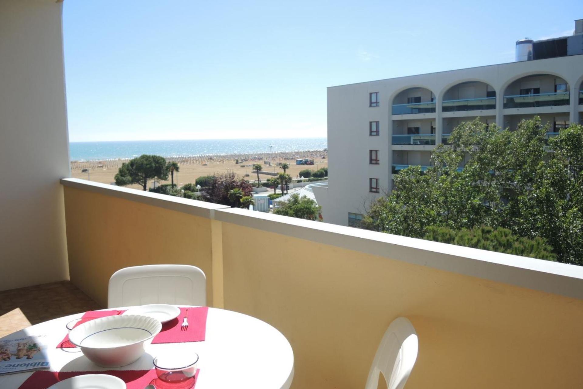 Fantastic one bedroom apartment with swimming pool photo 5