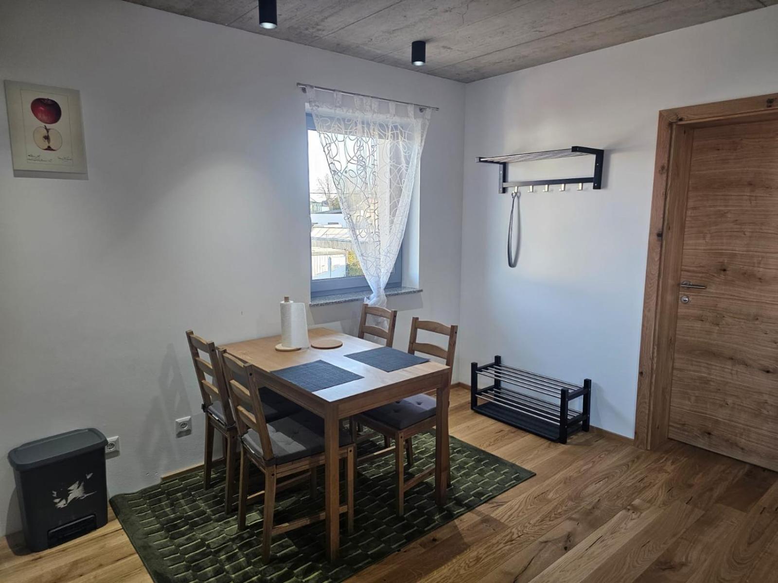 Hoch2 Apartment - Modern, komfortabel & 24h Self-Check-in mit Parkplatz