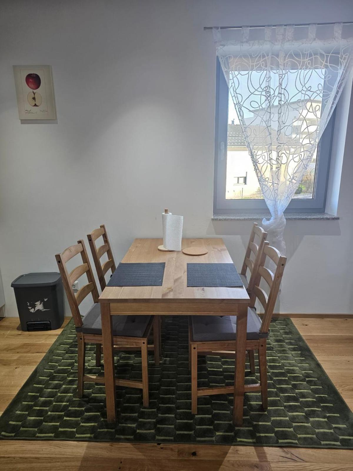 Hoch2 Apartment - Modern, komfortabel & 24h Self-Check-in mit Parkplatz