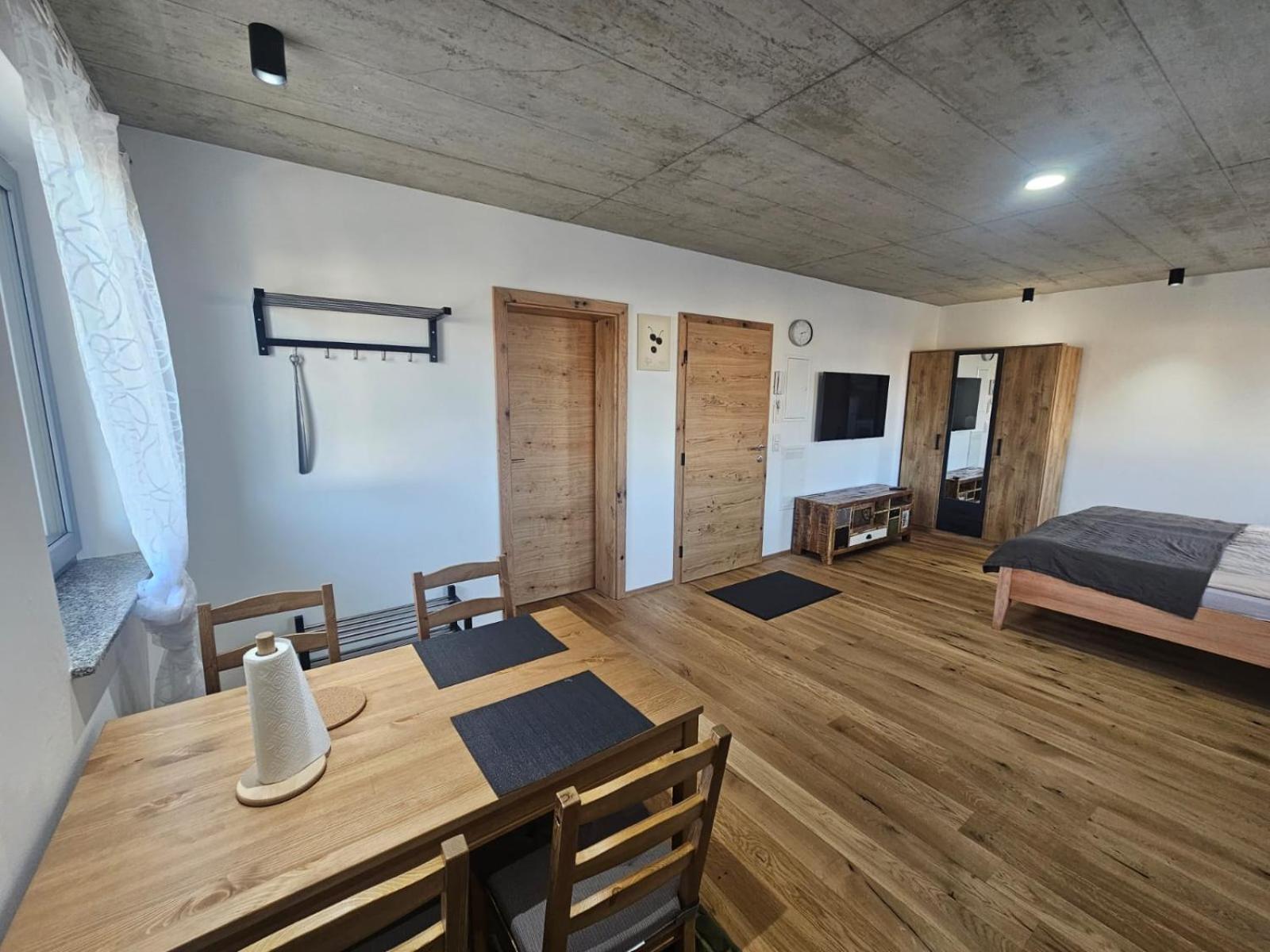 Hoch2 Apartment - Modern, komfortabel & 24h Self-Check-in mit Parkplatz