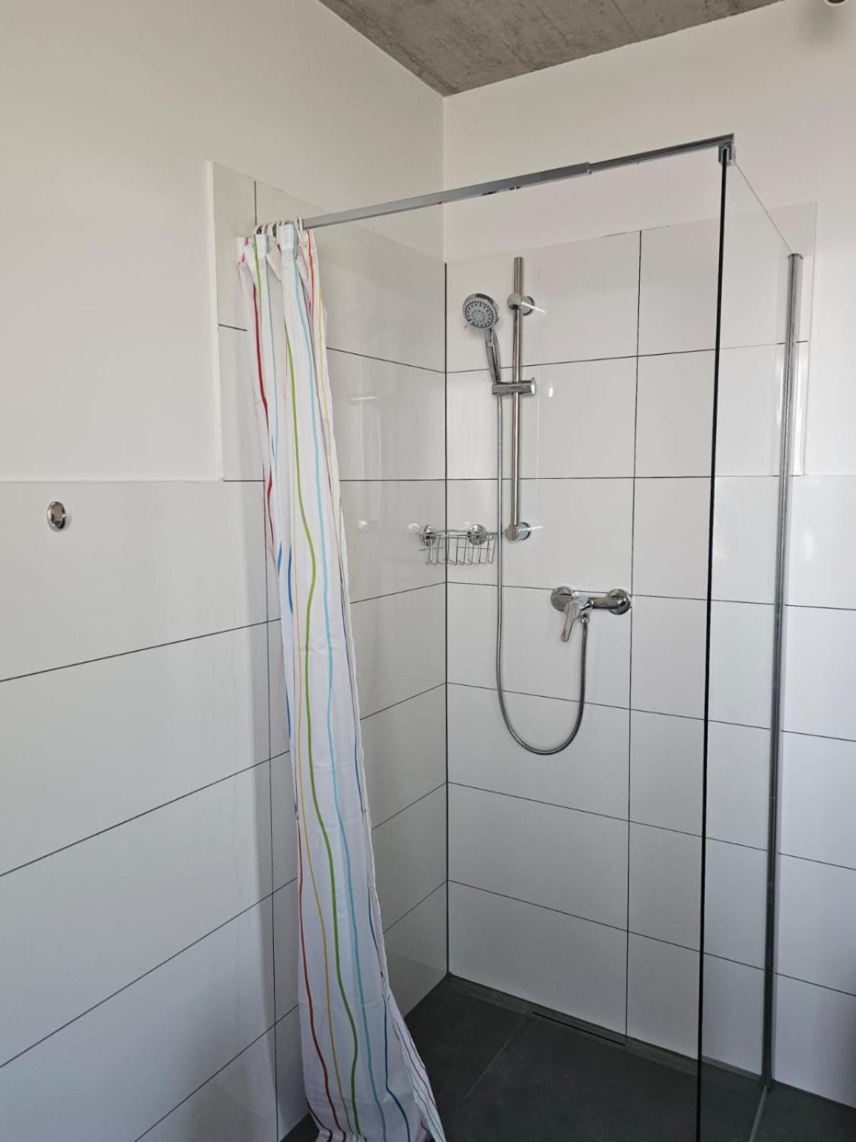 Hoch2 Apartment - Modern, komfortabel & 24h Self-Check-in mit Parkplatz