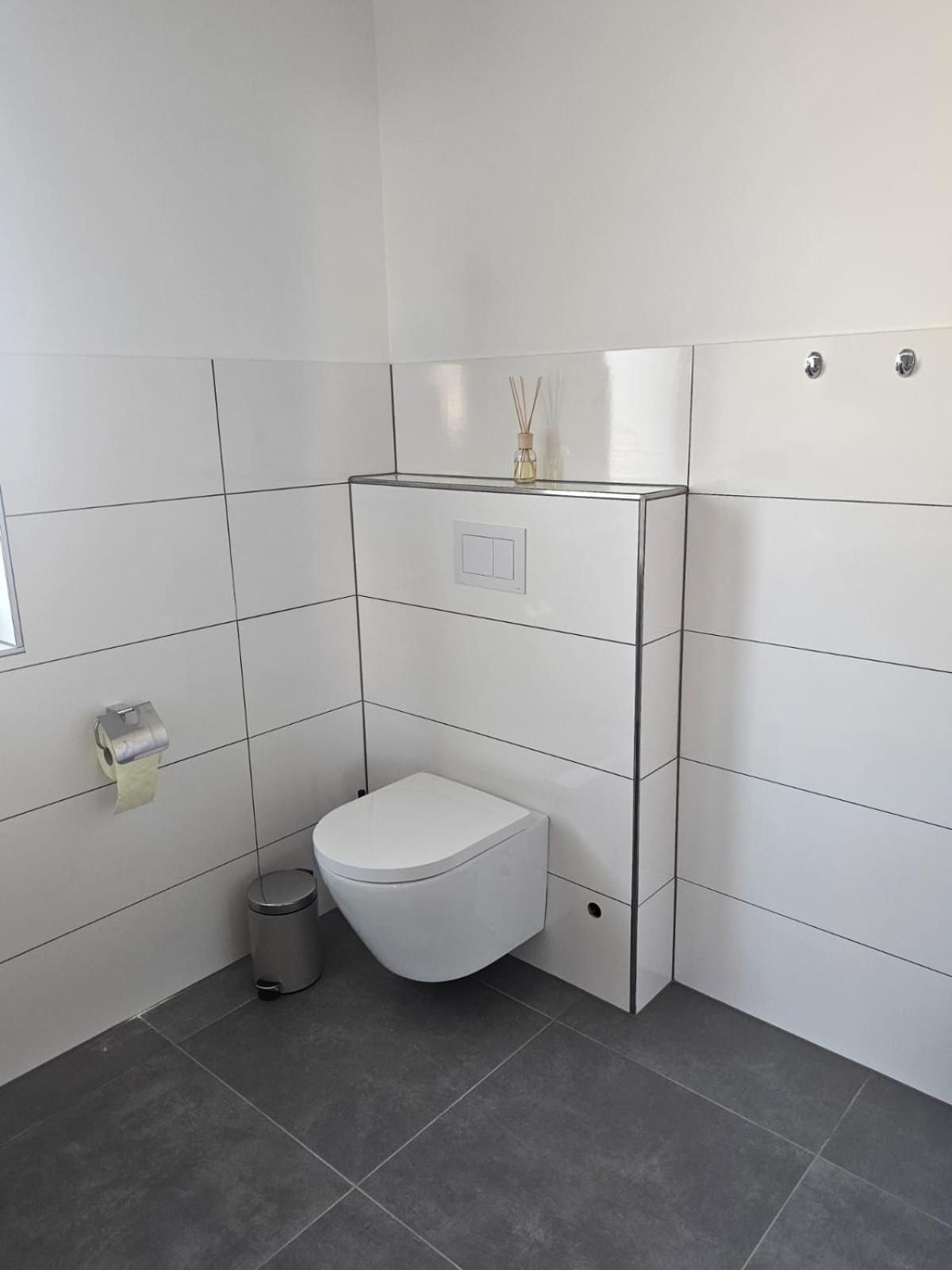 Hoch2 Apartment - Modern, komfortabel & 24h Self-Check-in mit Parkplatz