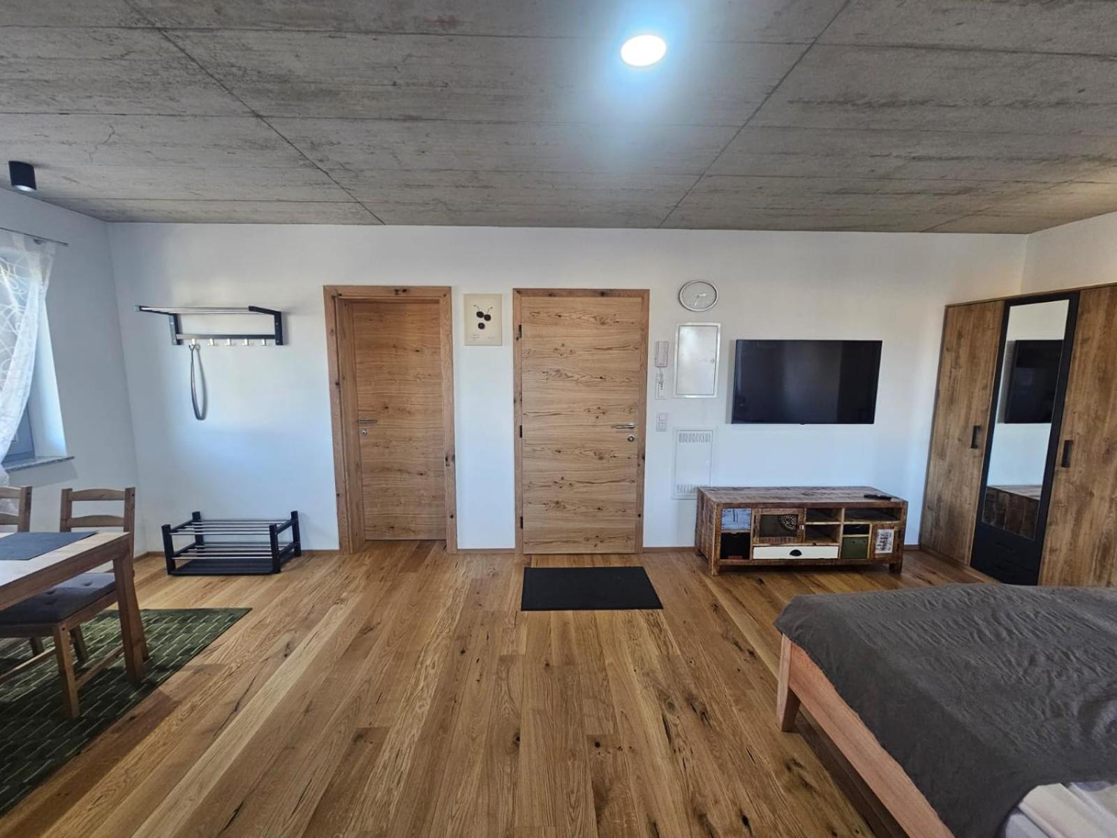 Hoch2 Apartment - Modern, komfortabel & 24h Self-Check-in mit Parkplatz