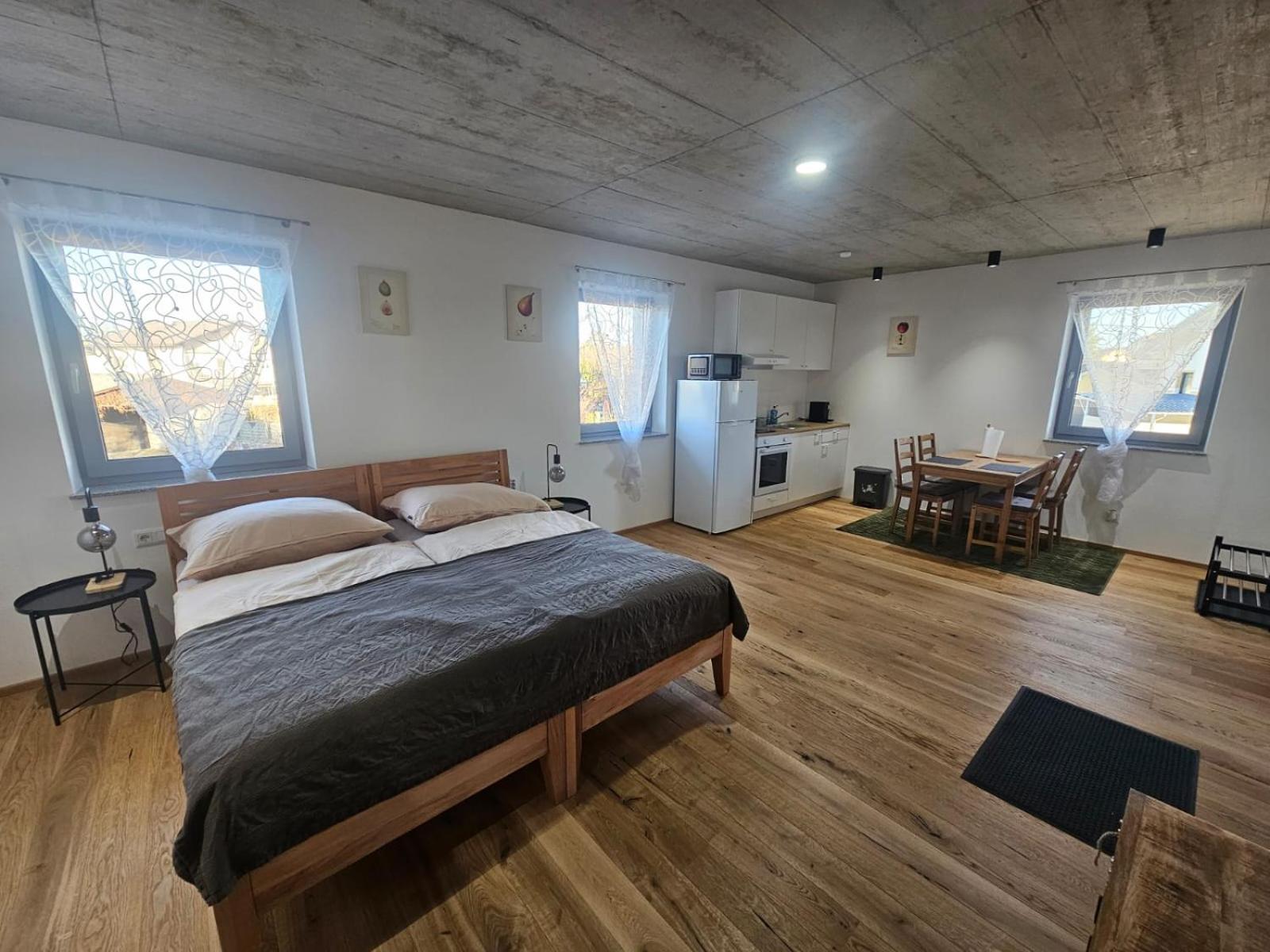 Hoch2 Apartment - Modern, komfortabel & 24h Self-Check-in mit Parkplatz