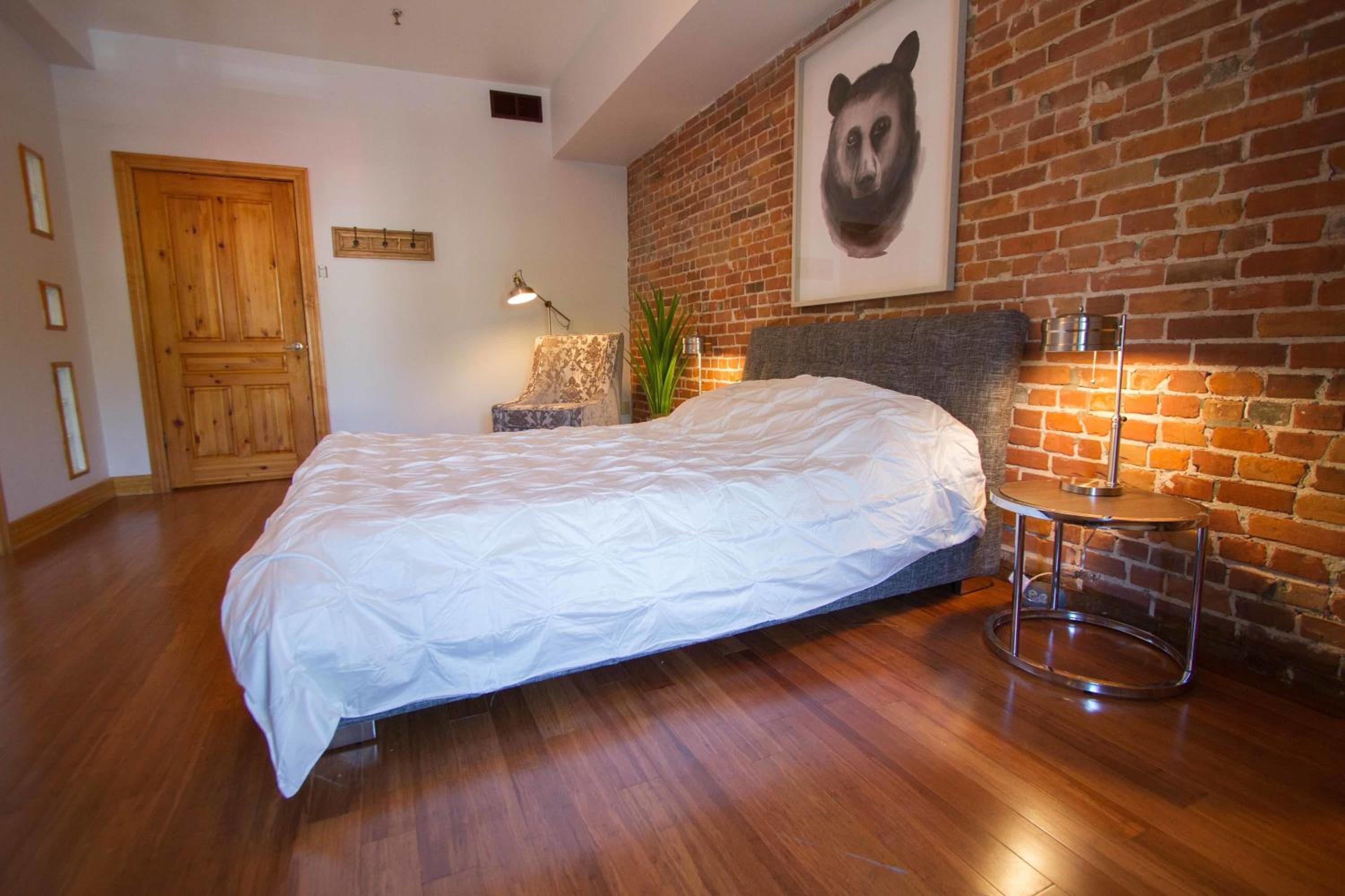MTLVacationRentals - The City Chalet