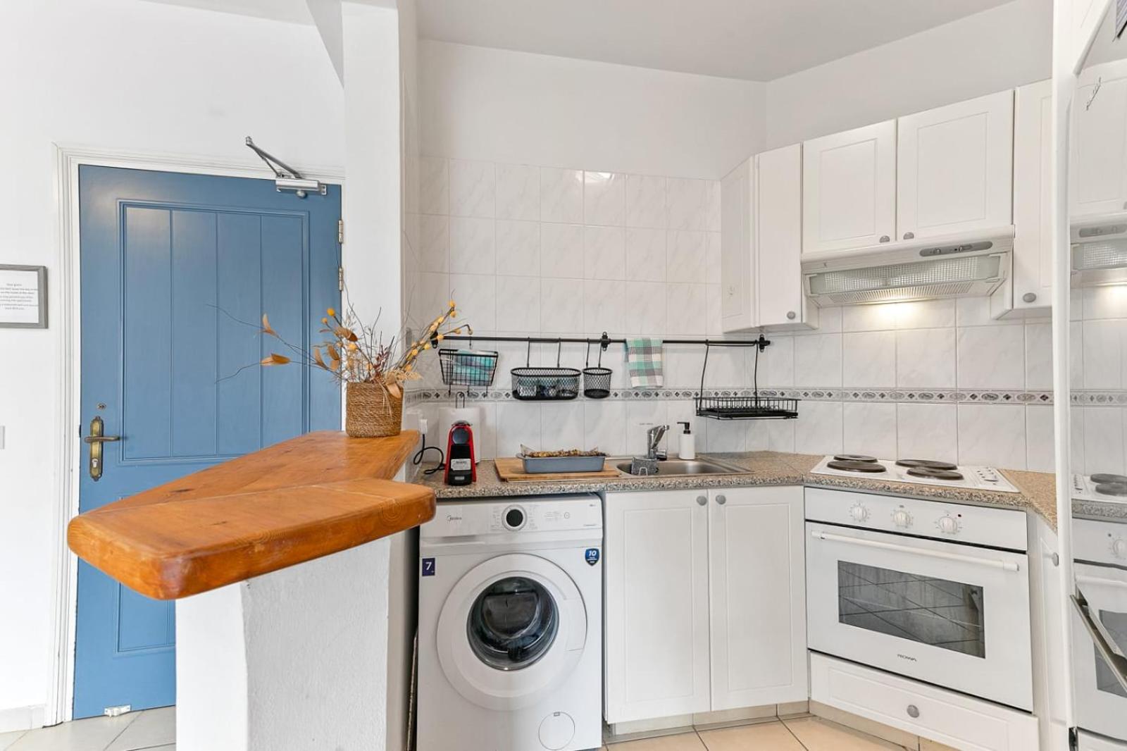 Limnaria Gardens Cozy Apartment by VICHY Holidays