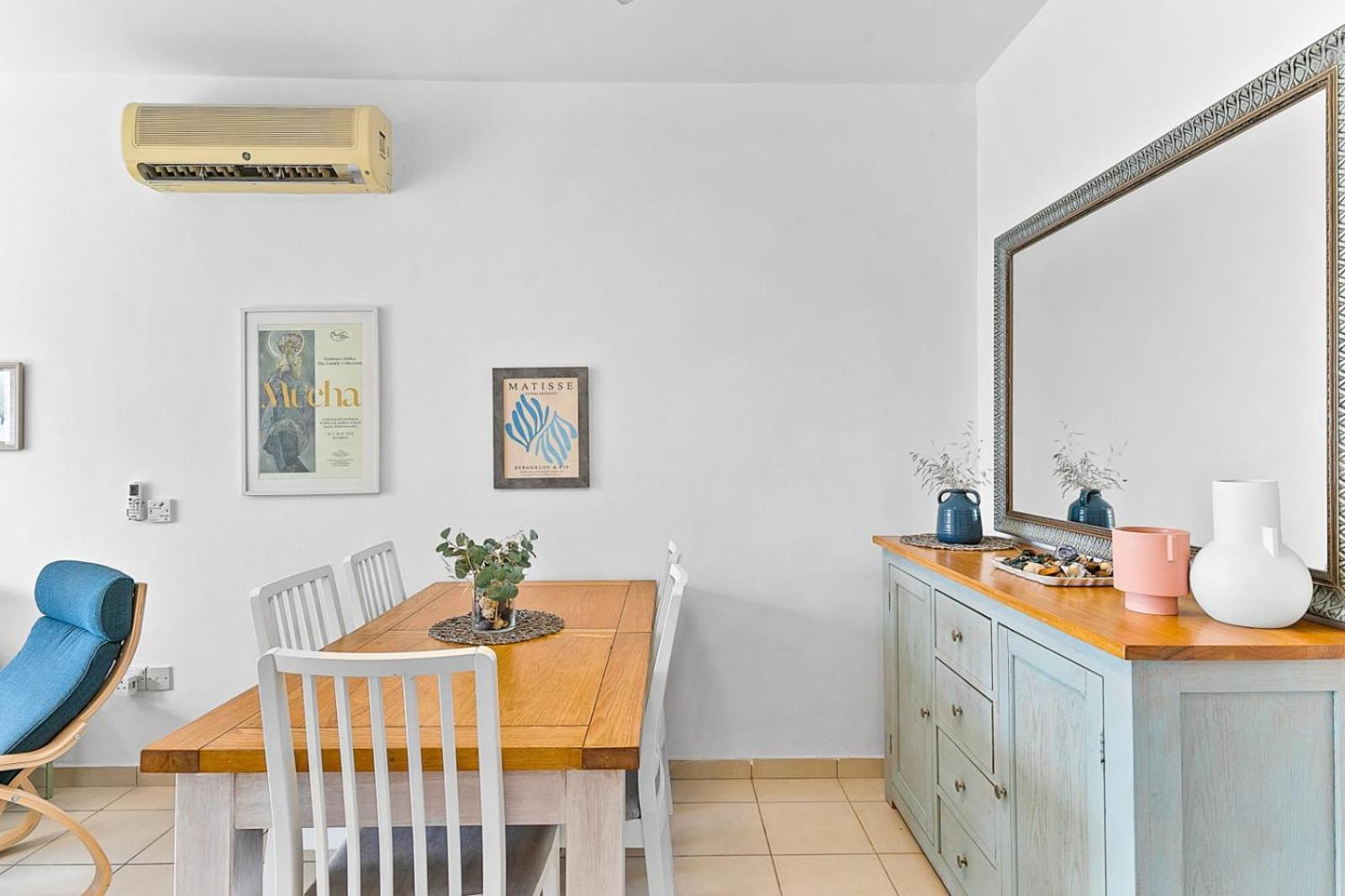 Limnaria Gardens Cozy Apartment by VICHY Holidays