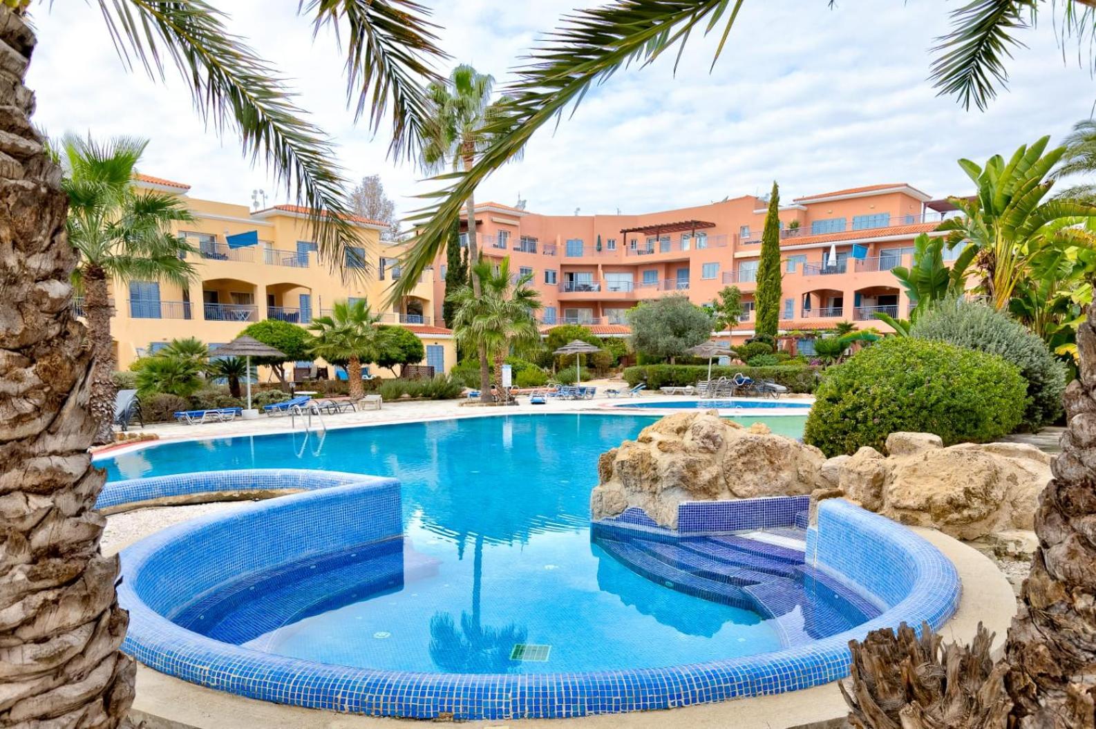 Limnaria Gardens Cozy Apartment by VICHY Holidays