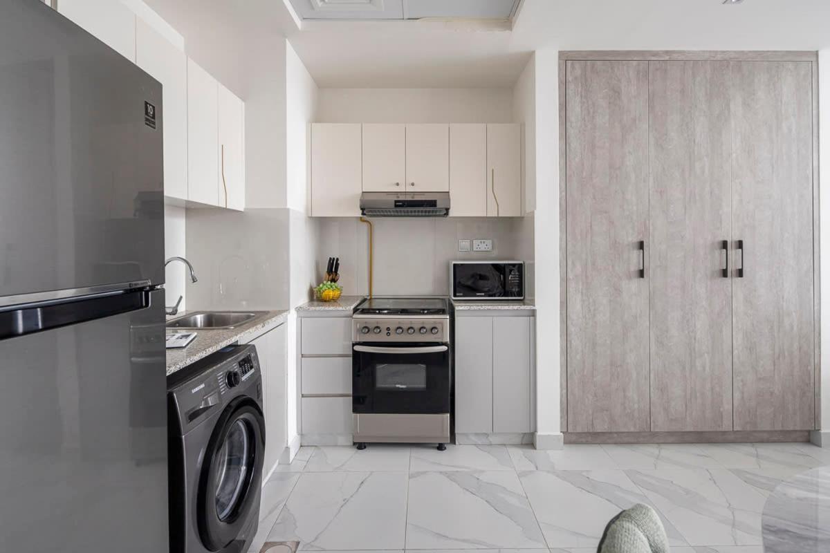 Frank Porter - Millenium Binghatti Residences
