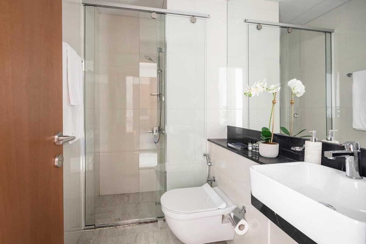 Frank Porter - Millenium Binghatti Residences