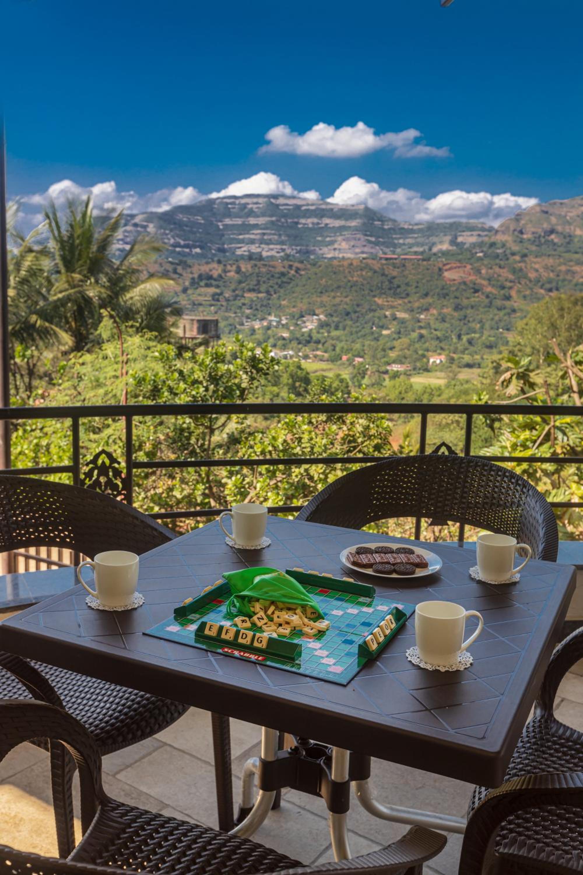 SaffronStays Kaleidoscope, 4BR heated pool villa in Mulshi