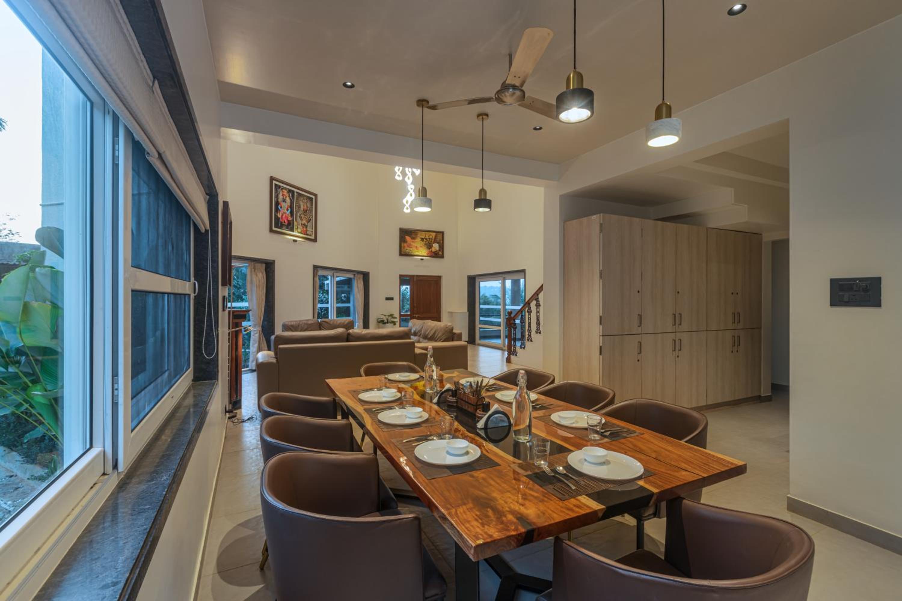SaffronStays Kaleidoscope, 4BR heated pool villa in Mulshi