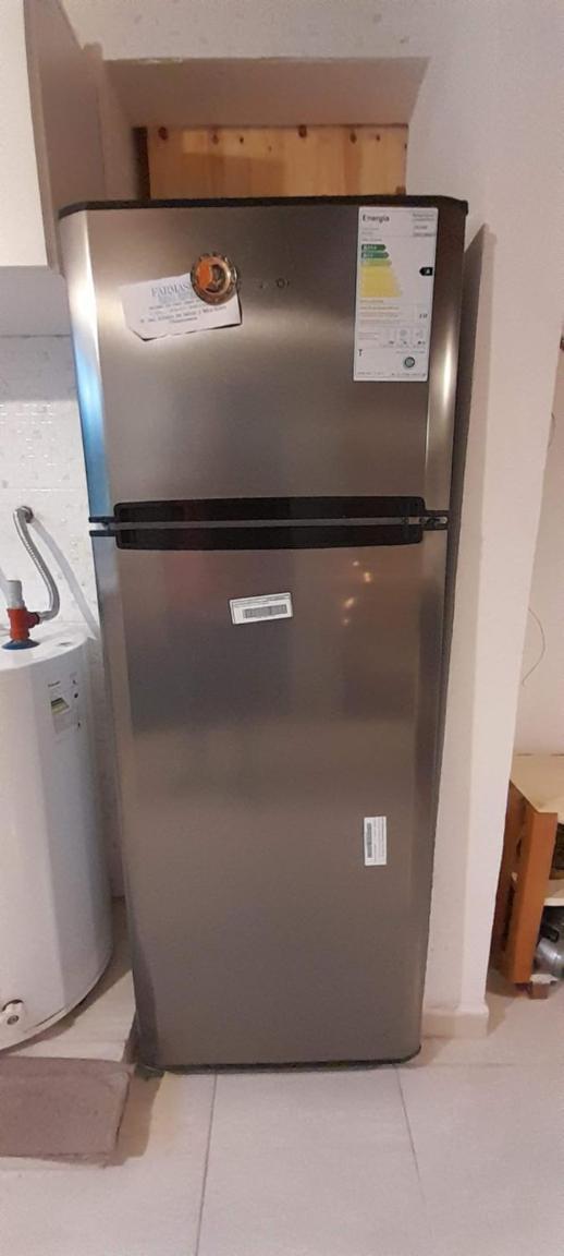 Casa con pileta, jardín, cochera y parrilla en Chascomús. Capac. 4 personas