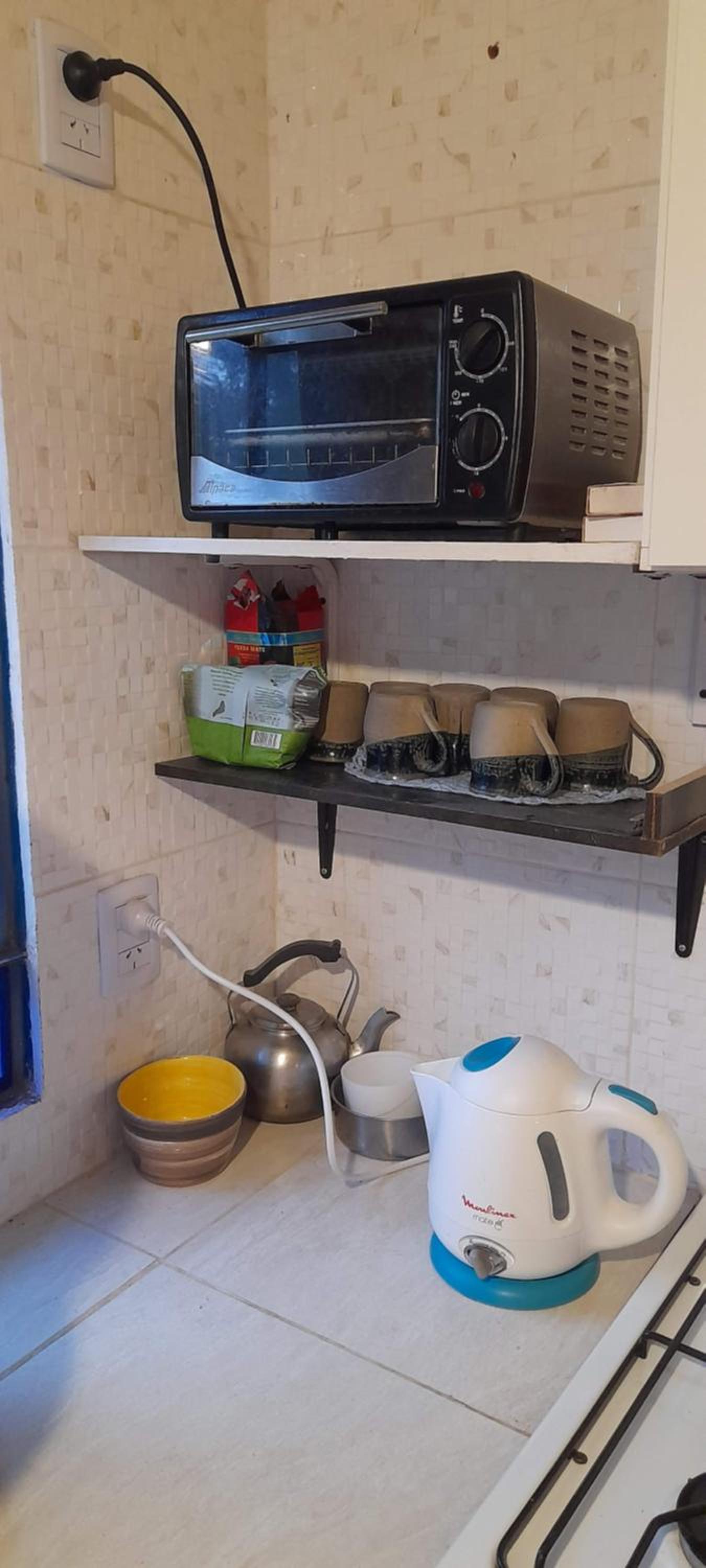 Casa con pileta, jardín, cochera y parrilla en Chascomús. Capac. 4 personas