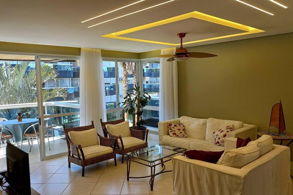Condominio Agua Marinha, Praia Brava; 3 quartos, frente mar,