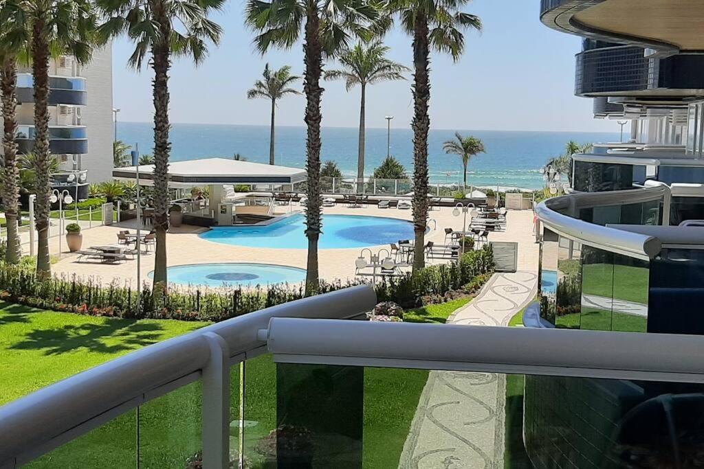 Condominio Agua Marinha, Praia Brava; 3 quartos, frente mar,