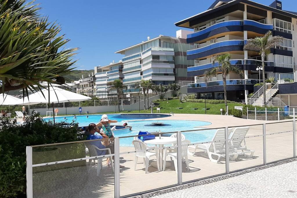 Condominio Agua Marinha, Praia Brava; 3 quartos, frente mar,