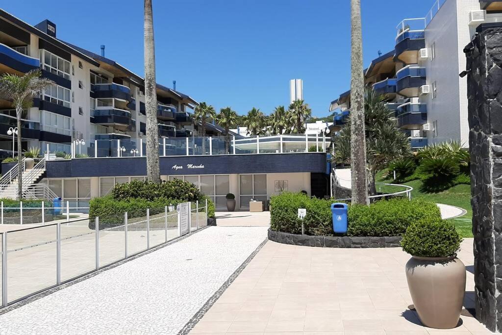 Condominio Agua Marinha, Praia Brava; 3 quartos, frente mar,