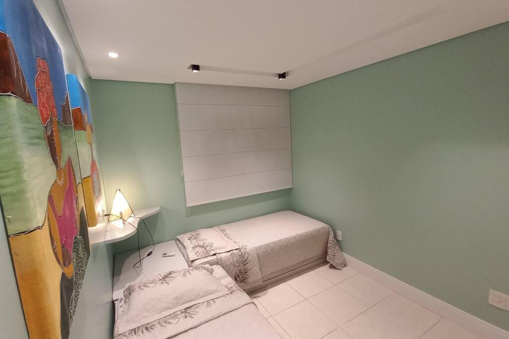 Condominio Agua Marinha, Praia Brava; 3 quartos, frente mar,