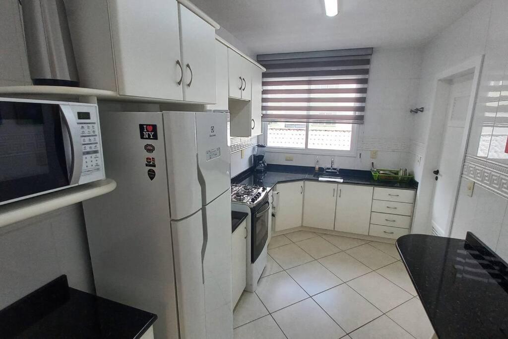 Condominio Agua Marinha, Praia Brava; 3 quartos, frente mar,