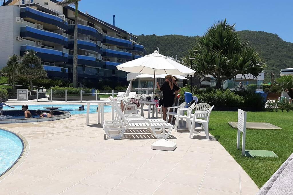 Condominio Agua Marinha, Praia Brava; 3 quartos, frente mar,