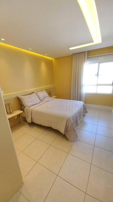 Condominio Agua Marinha, Praia Brava; 3 quartos, frente mar,