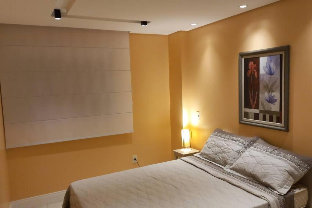 Condominio Agua Marinha, Praia Brava; 3 quartos, frente mar,