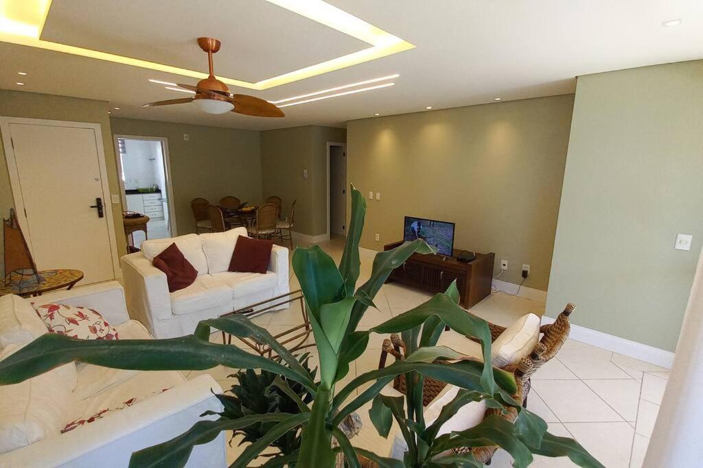 Condominio Agua Marinha, Praia Brava; 3 quartos, frente mar,