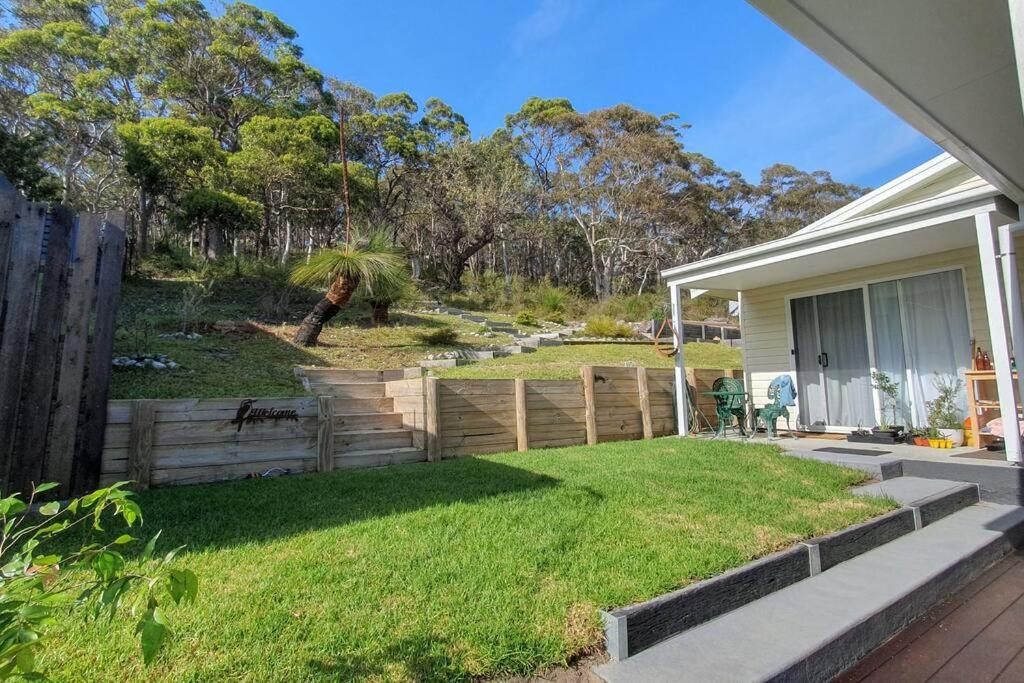 Newly Renovated Hyams Beach Cottage