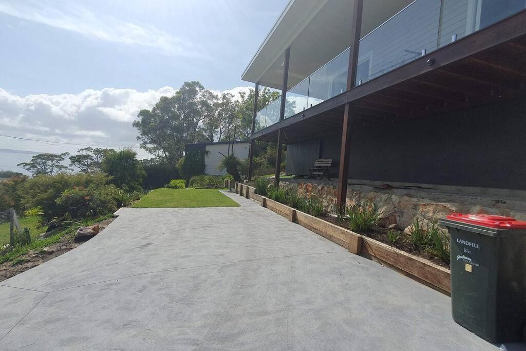 Newly Renovated Hyams Beach Cottage