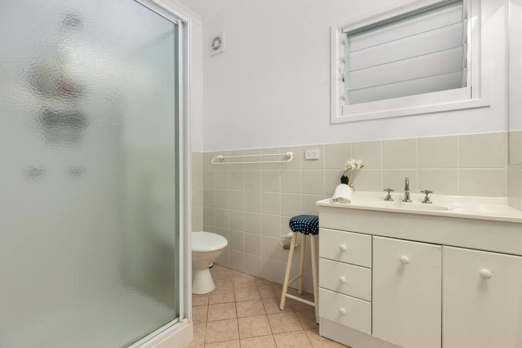 Newly Renovated Hyams Beach Cottage