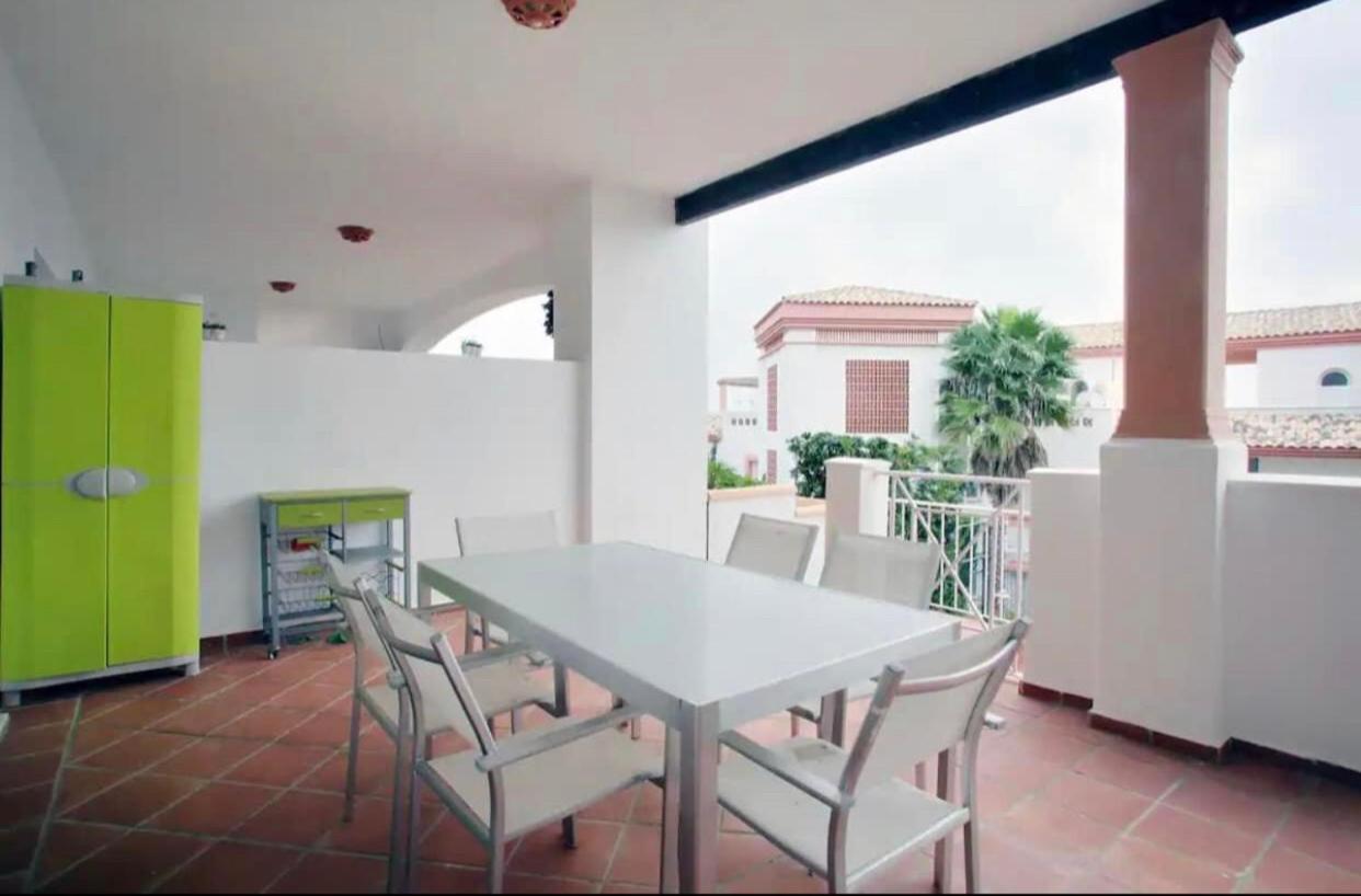 Apartamento familiar con JARDIN y TERRAZA Privada view 3