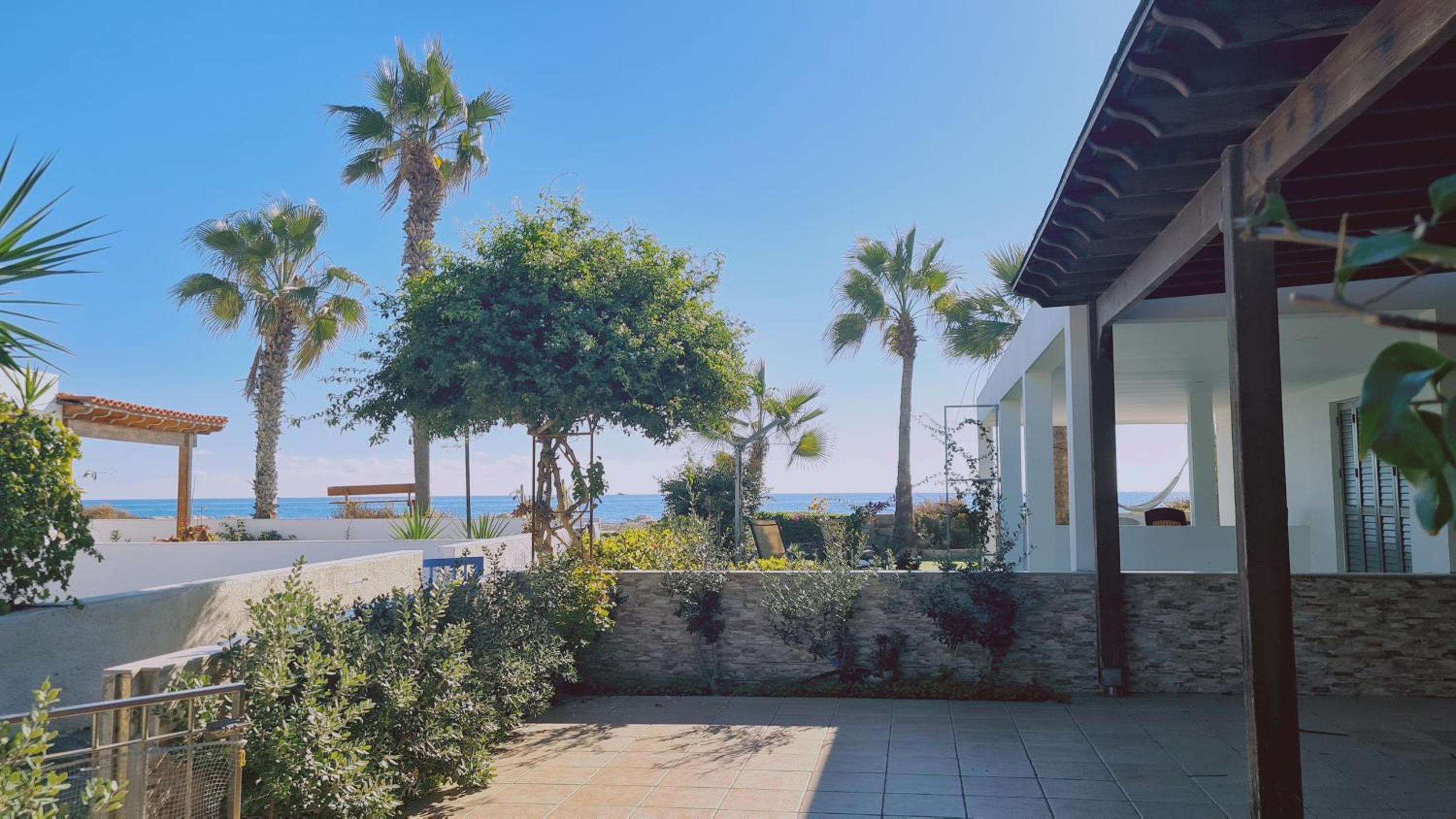 STAY Crystal Waves Maisonette