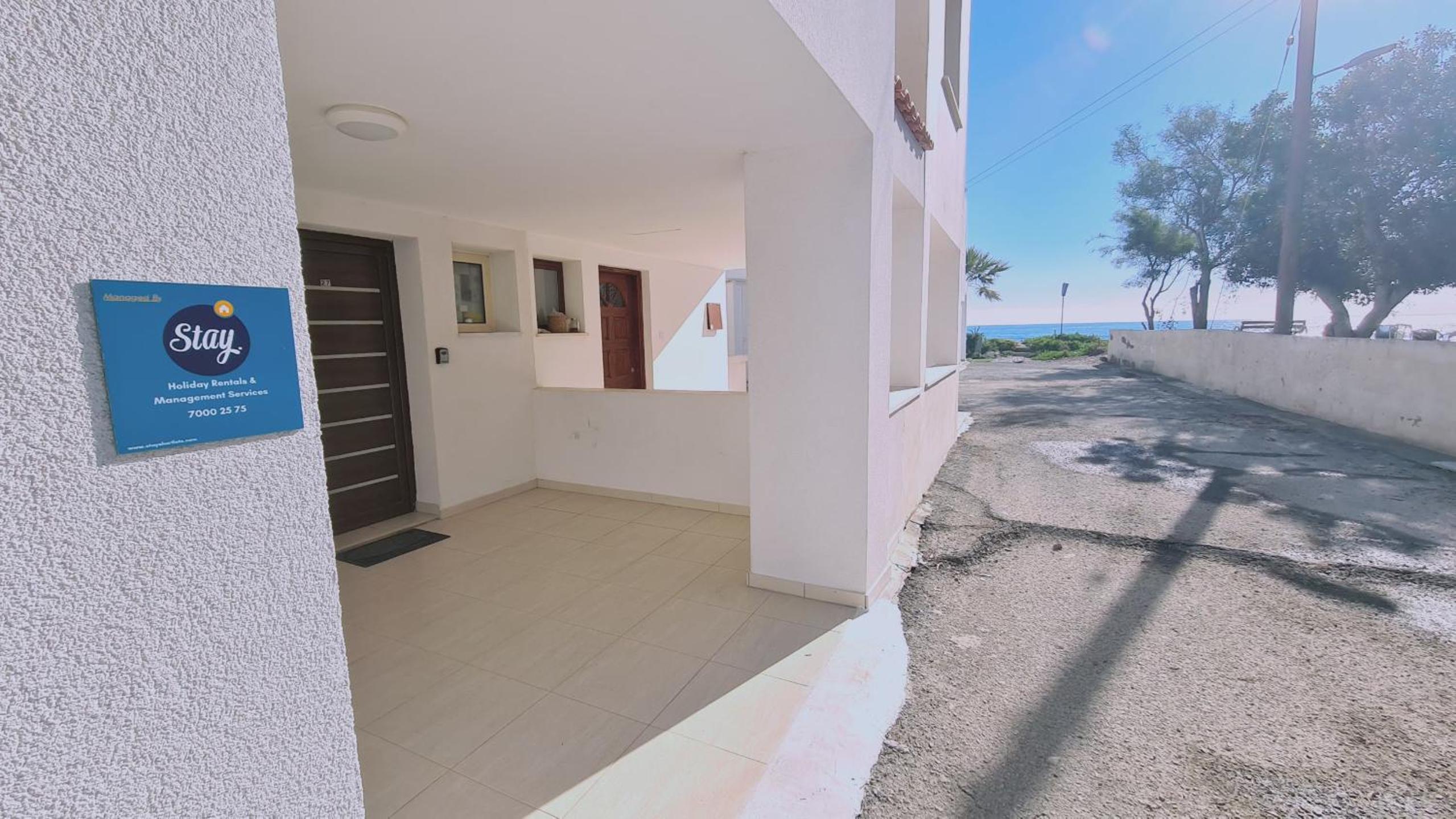 STAY Crystal Waves Maisonette